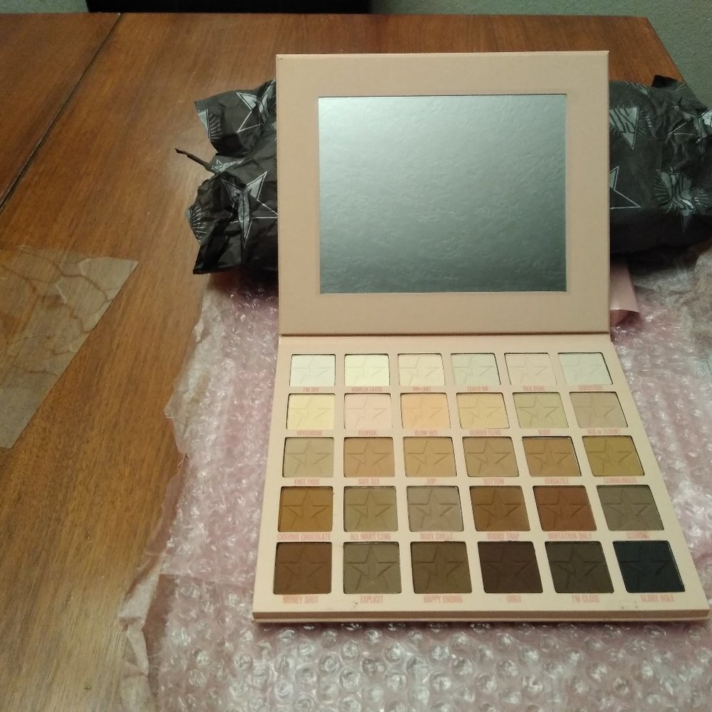 Jeffree Star Orgy eyeshadow pallet